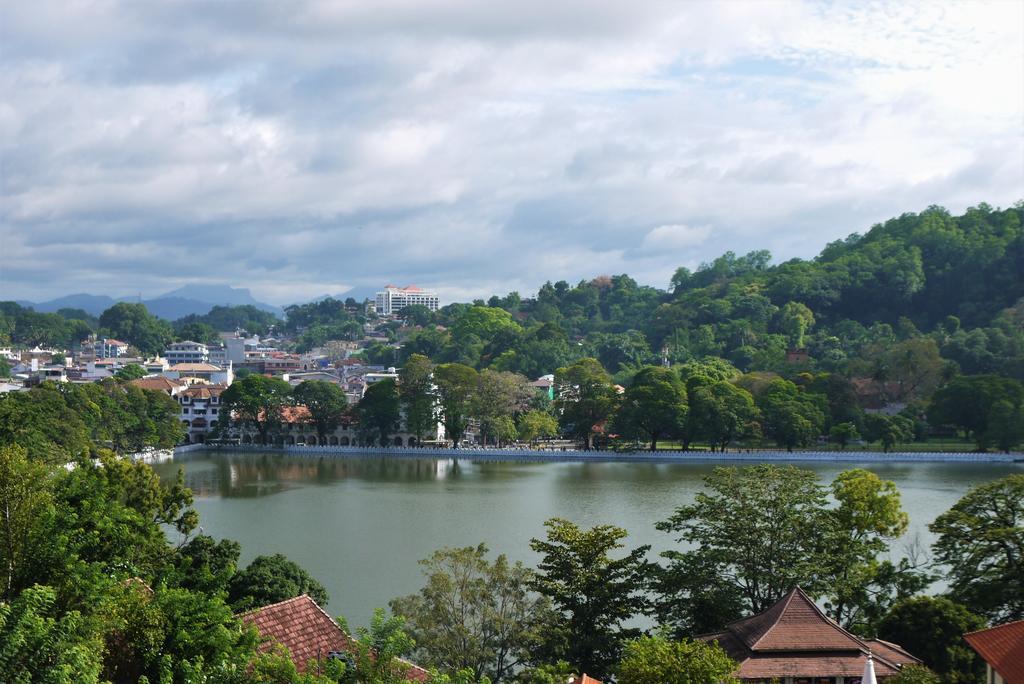 Heaven Seven Kandy Exterior foto
